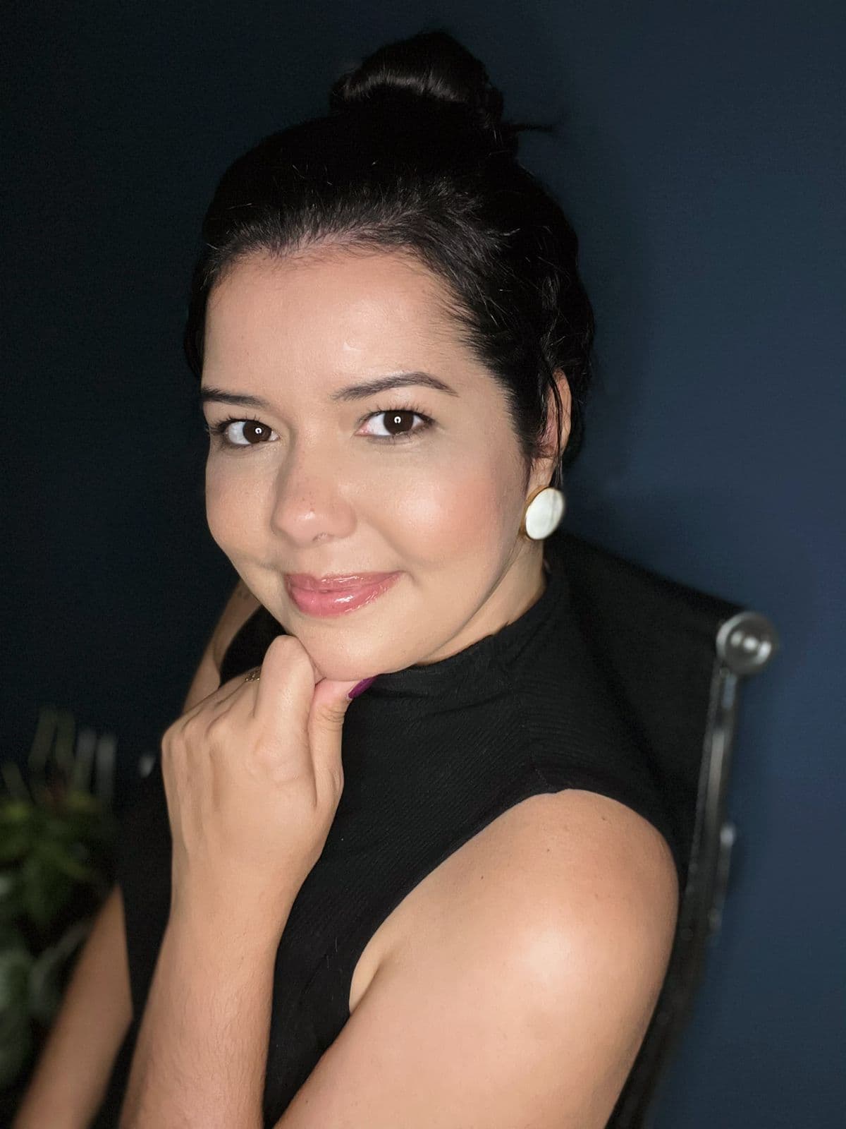 Psicóloga profissional em ambiente acolhedor